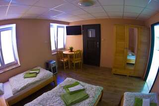 Хостелы Hostel Filip Гданьск Трехместный номер-7